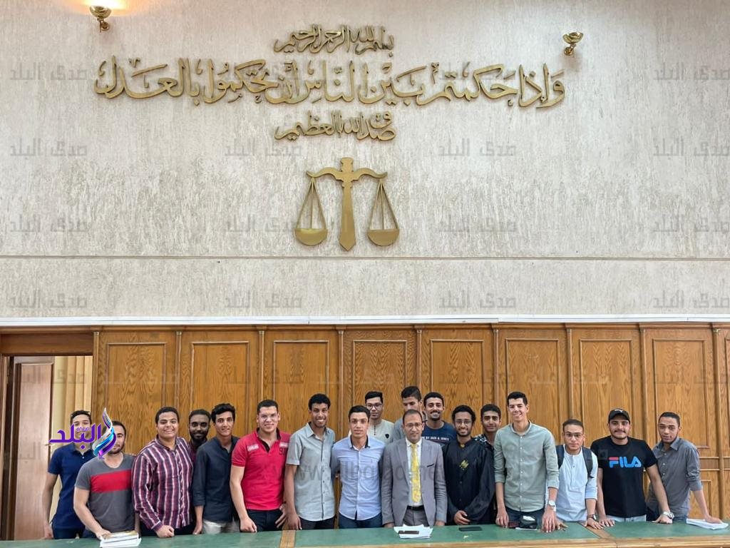 طلاب كلية الحقوق جامعة حلوان