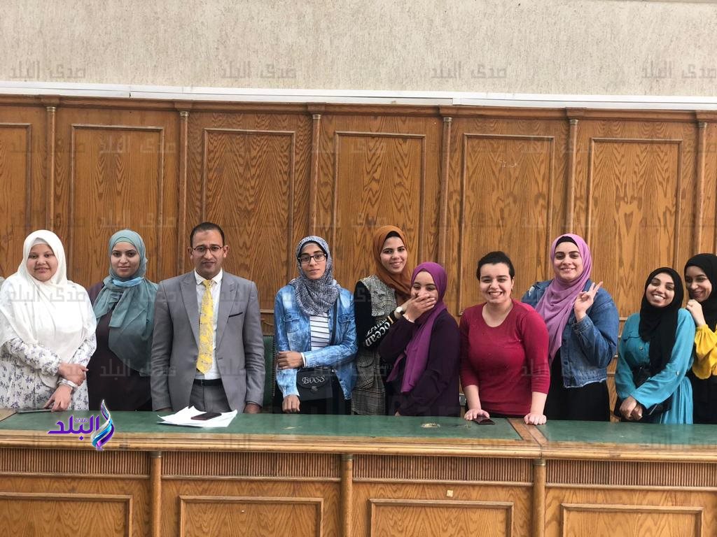 طلاب كلية الحقوق جامعة حلوان