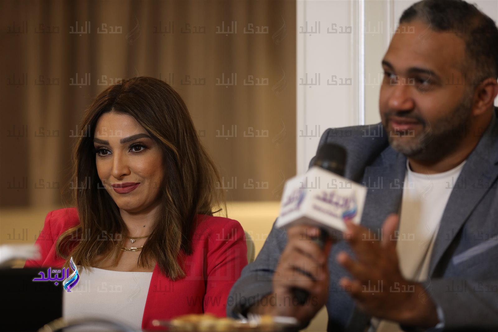 المخرج رؤوف عبد العزيز مع روجينا