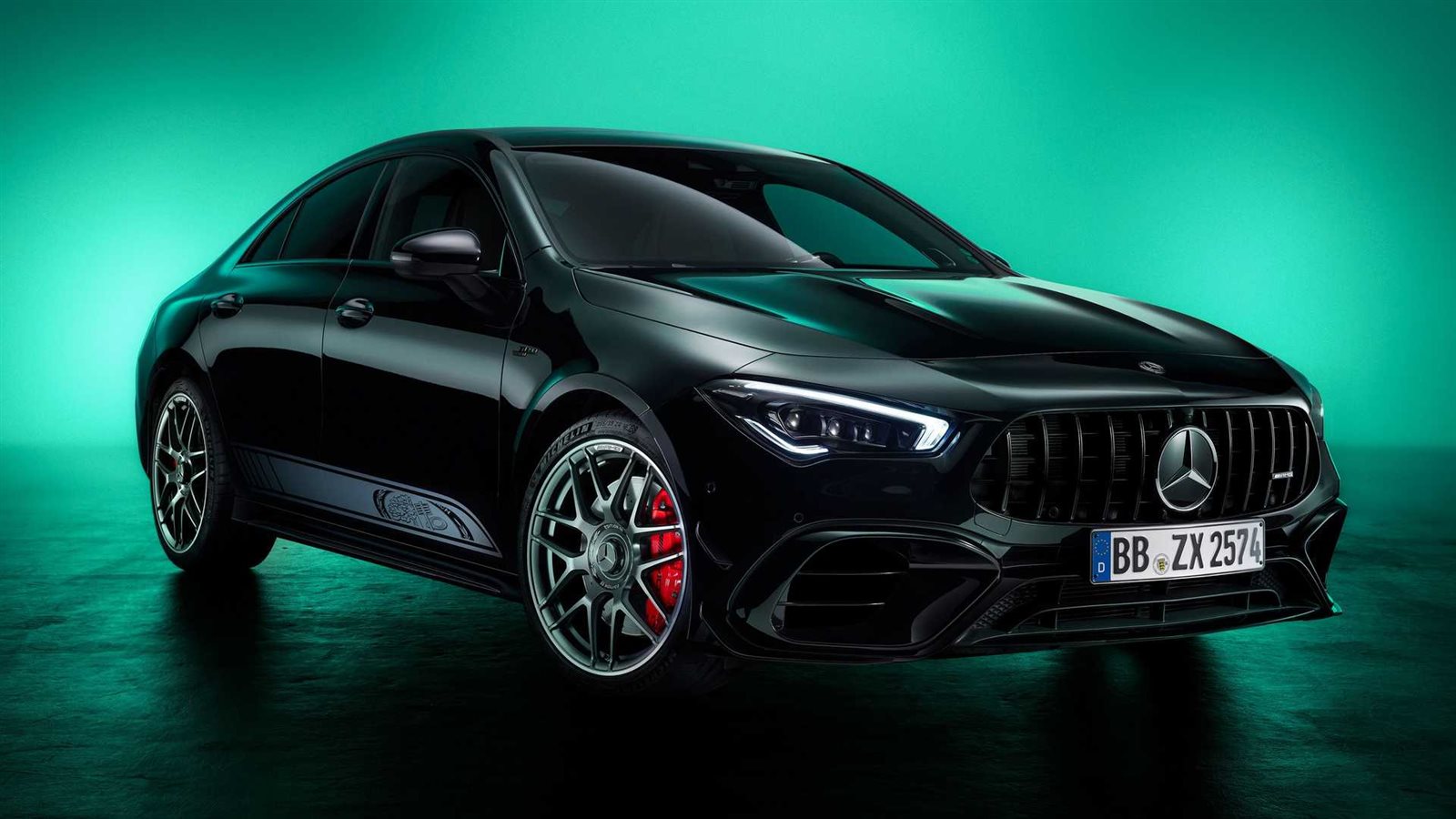مرسيدس تكشف عن AMG A45 و CLA 45 Edition 55بمناسبة الذكرى الـ