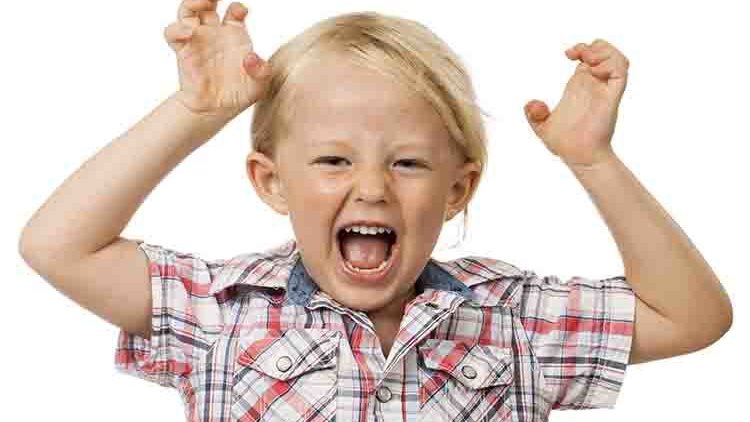 علامات تكشف إذا كان الطفل يعاني من فرط الحركة أم مشاغب