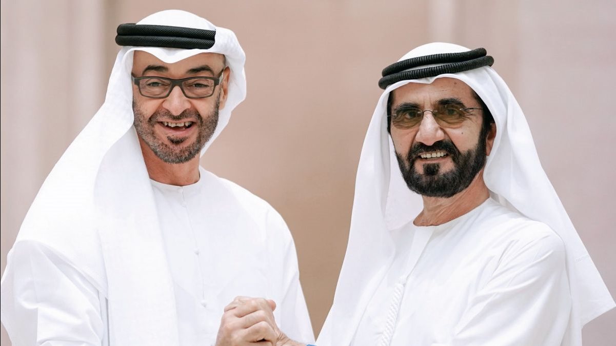 محمد بن راشد يبايع محمد بن زايد رئيسا لدولة الإمارات 