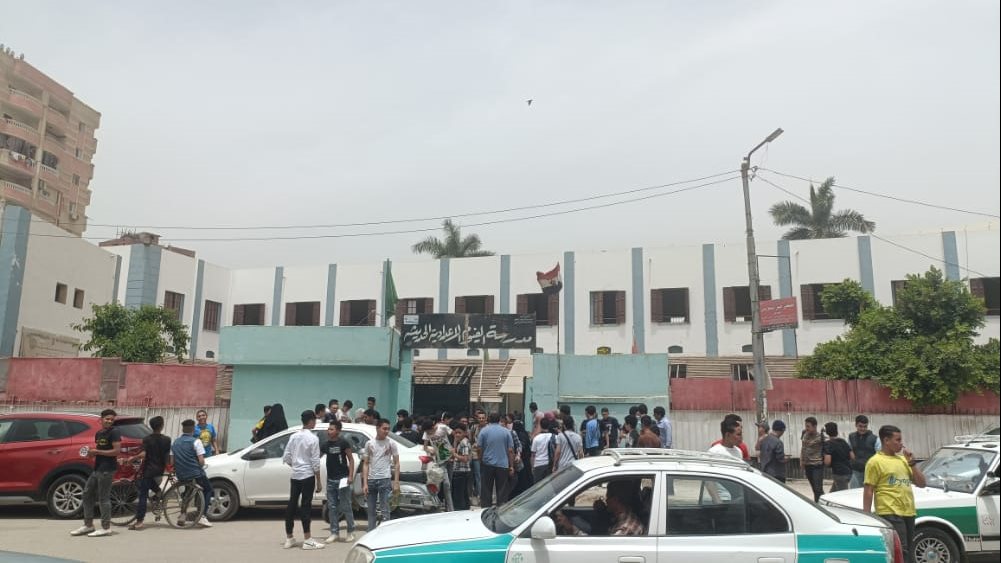 طلاب الشهادة الاعدادية  بالفيوم