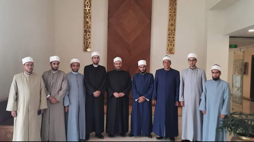 أعضاء القافلة التوعوية