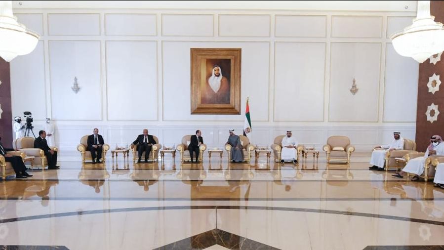 الرئيس السيسي يقدم واجب العزاء فى وفاة الشيخ خليفة بن زايد 