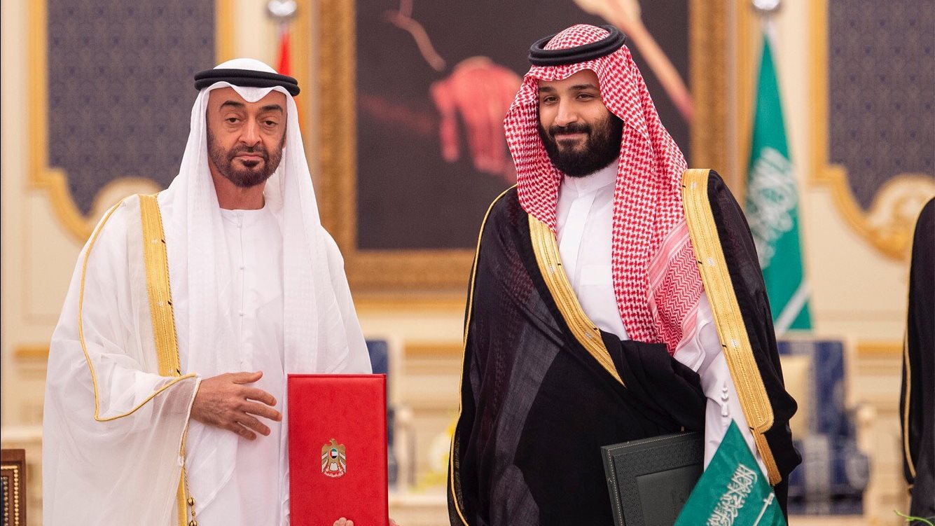 ولي العهد السعودي يهنئ محمد بن زايد بانتخابه رئيسا للإمارات