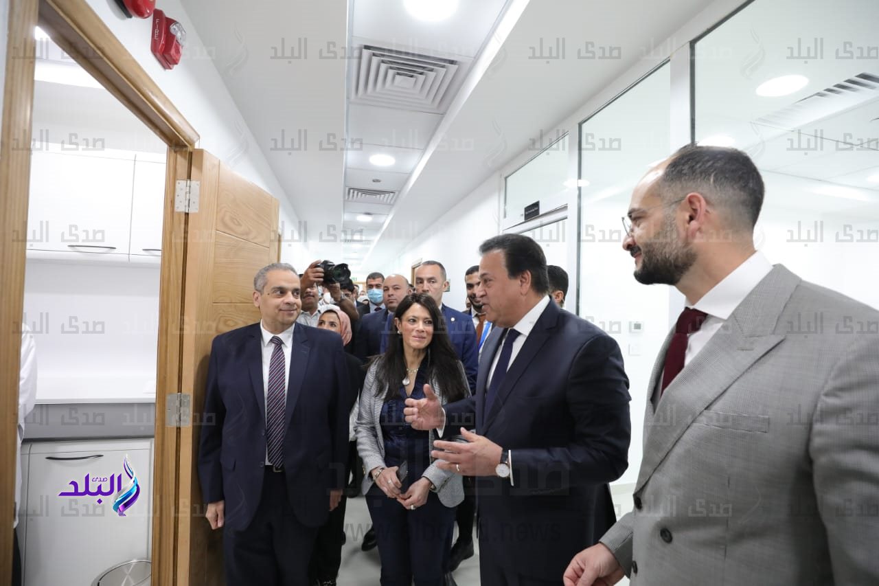 وزيرا التعليم العالي والتعاون الدولي يفتتحان مركز (MARC) للخدمات الطبية