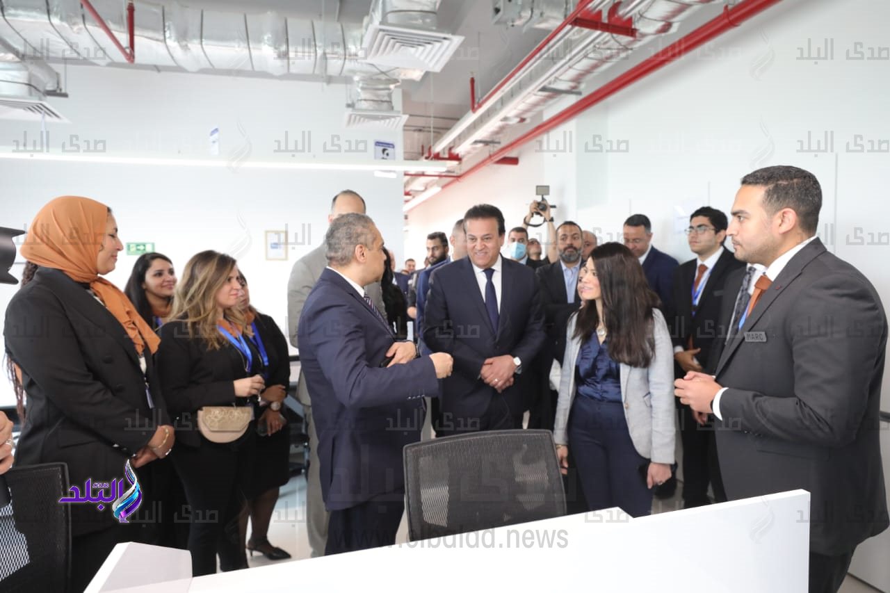 وزيرا التعليم العالي والتعاون الدولي يفتتحان مركز (MARC) للخدمات الطبية