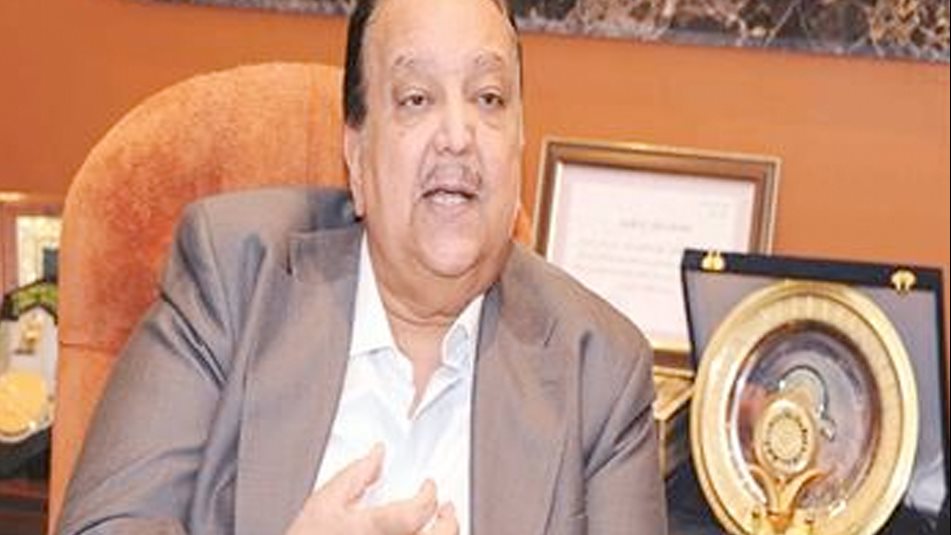 نبيل دعبس رئيس لجنة التعليم والاتصالات بمجلس الشيوخ 