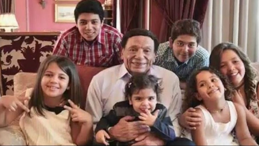 عادل إمام واحفاده