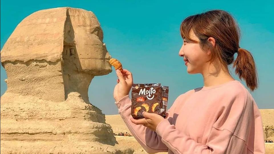الأجانب مع أبو الهول