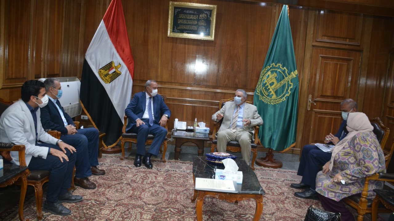 جانب من اللقاء جانب من اللقاء
