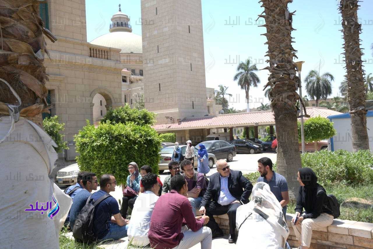 الخشت يلتقي بطلاب الجامعة في حوار أبوي
