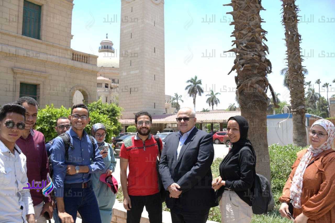 الخشت يلتقي بطلاب الجامعة في حوار أبوي