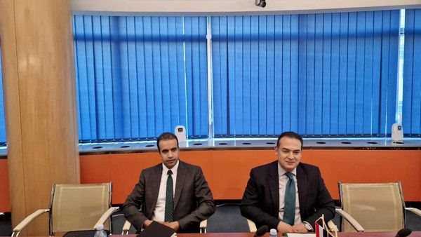 سفير مصر في صربيا يلتقي برئيس وأعضاء غرفة التجارة والصناعة 