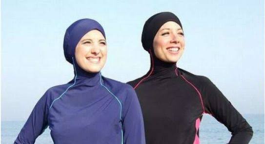 سيدتان ترتديان البوركيني 
