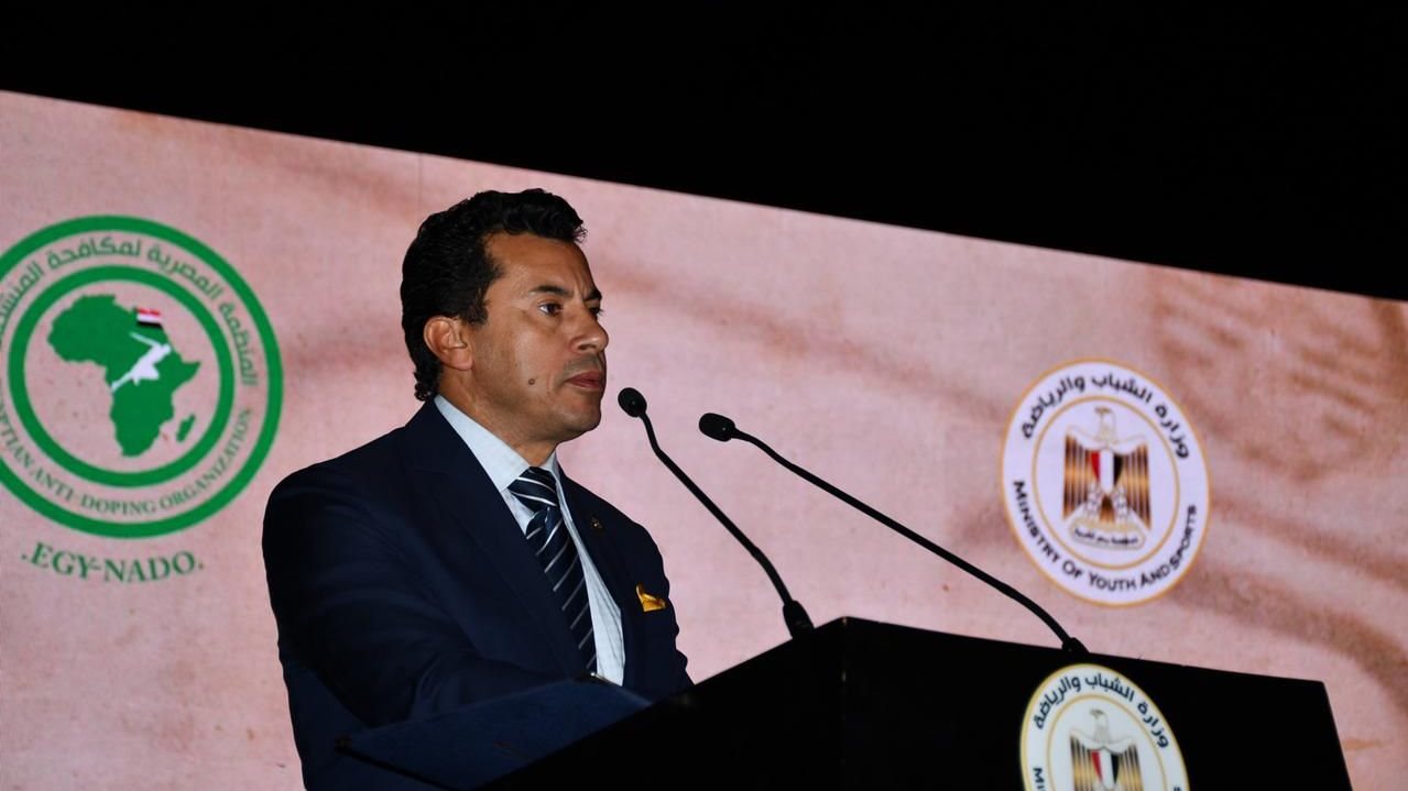 وزير الرياضة الدكتور أشرف صبحي