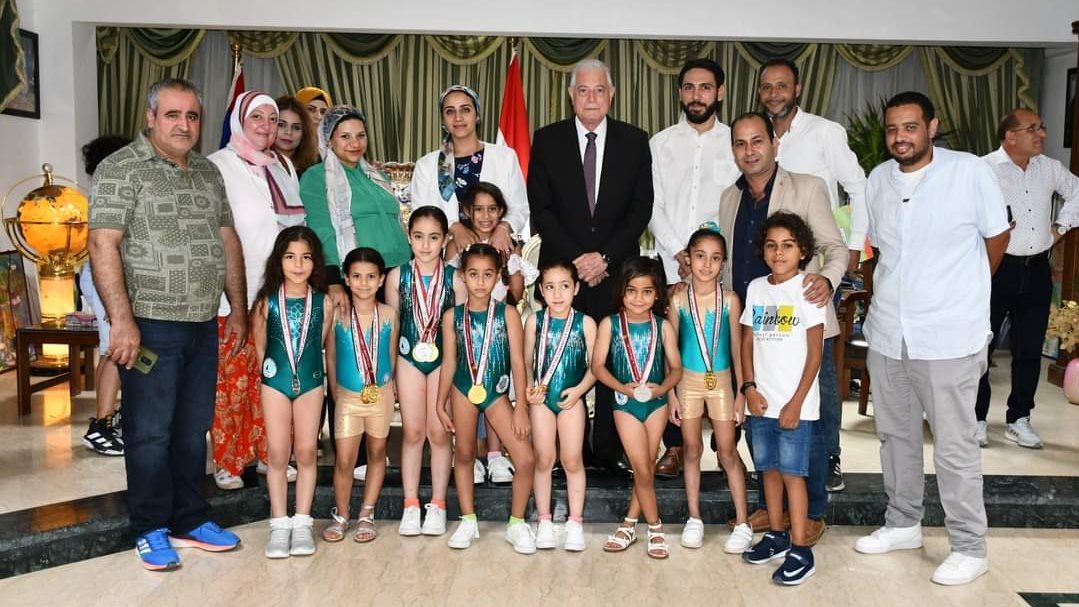 فودة مع فراشات الجمباز 