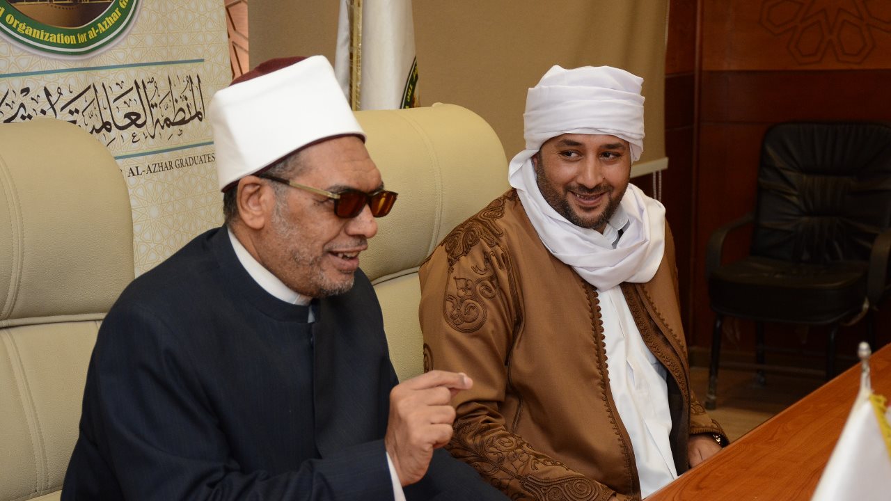 الدكتور عبد الفتاح العواري