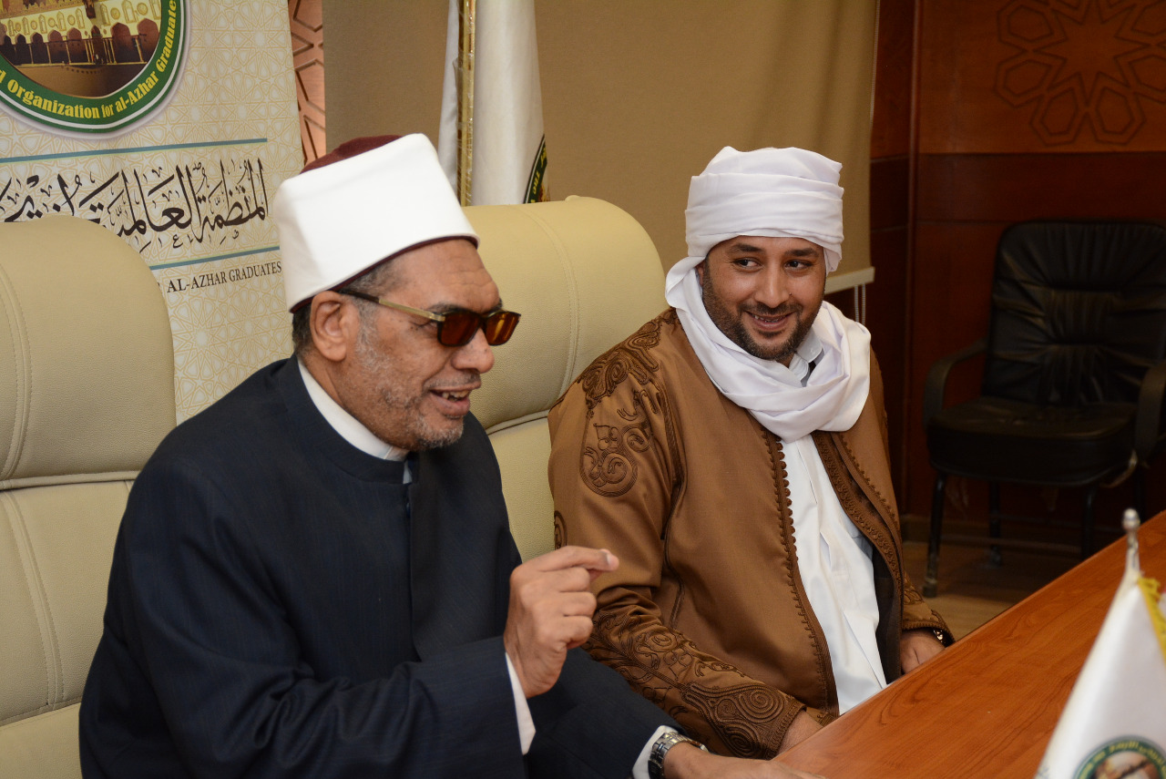 الدكتور عبد الفتاح العواري