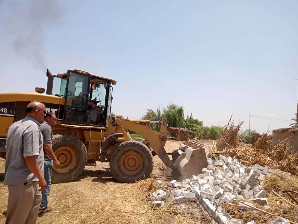 إزاله التعديات بالبحيرة