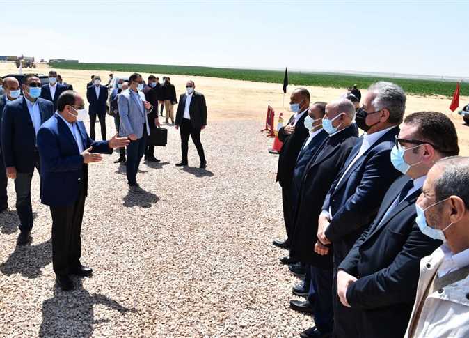 الرئيس السيسي يتفقد مشروع مستقبل مصر