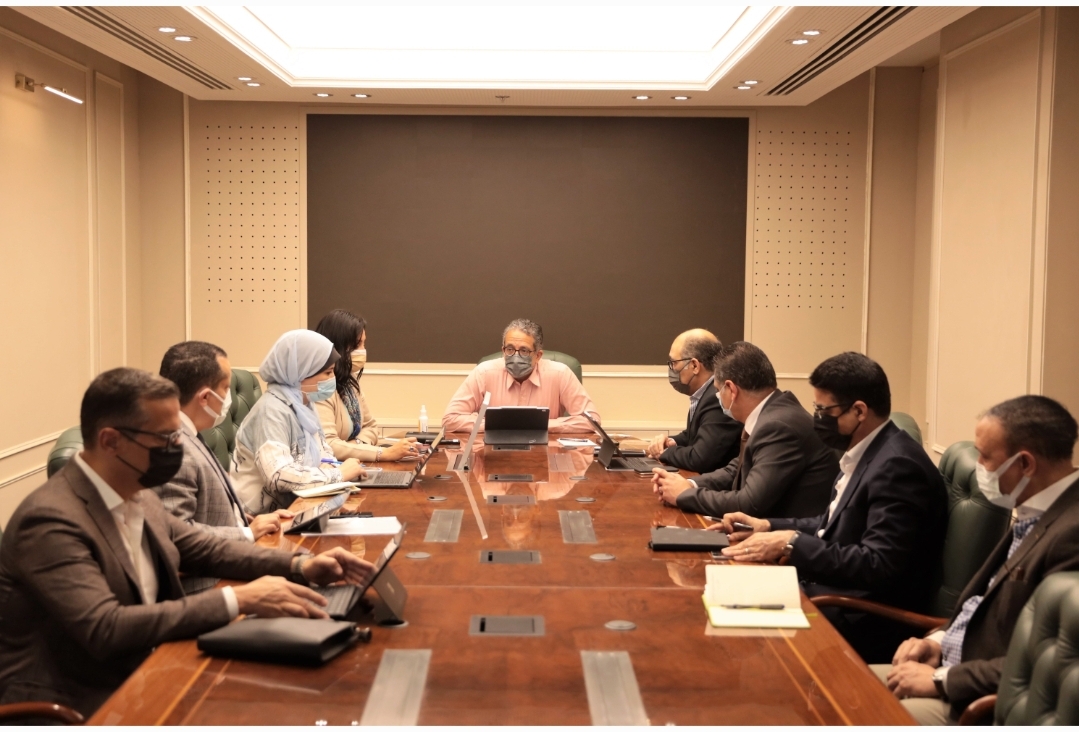 وزير السياحة والآثار 