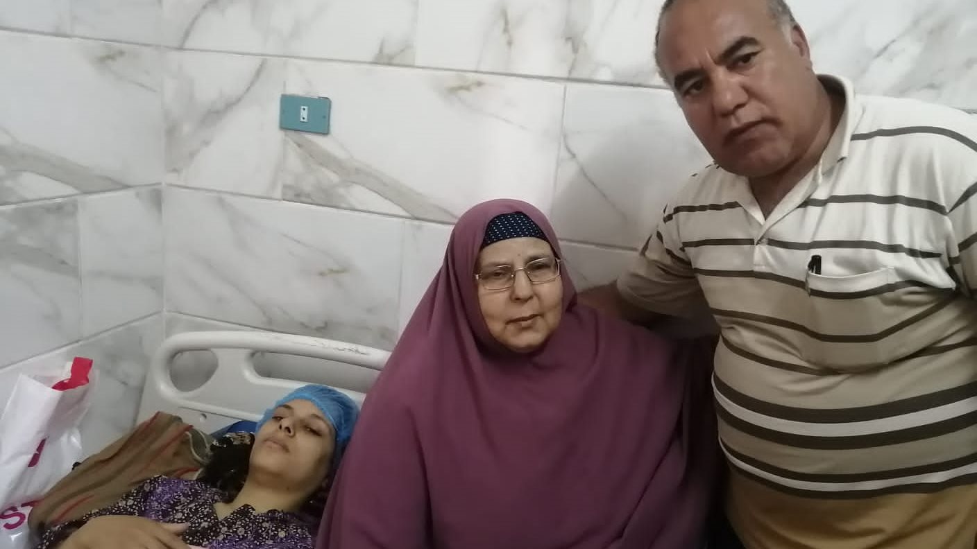أسرة الأطفال الخمسة التوأم بمستشفى المنشاوي بطنطا