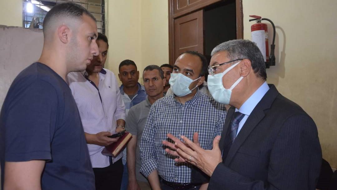 محافظ المنيا يطمئن على حالة المصابين 