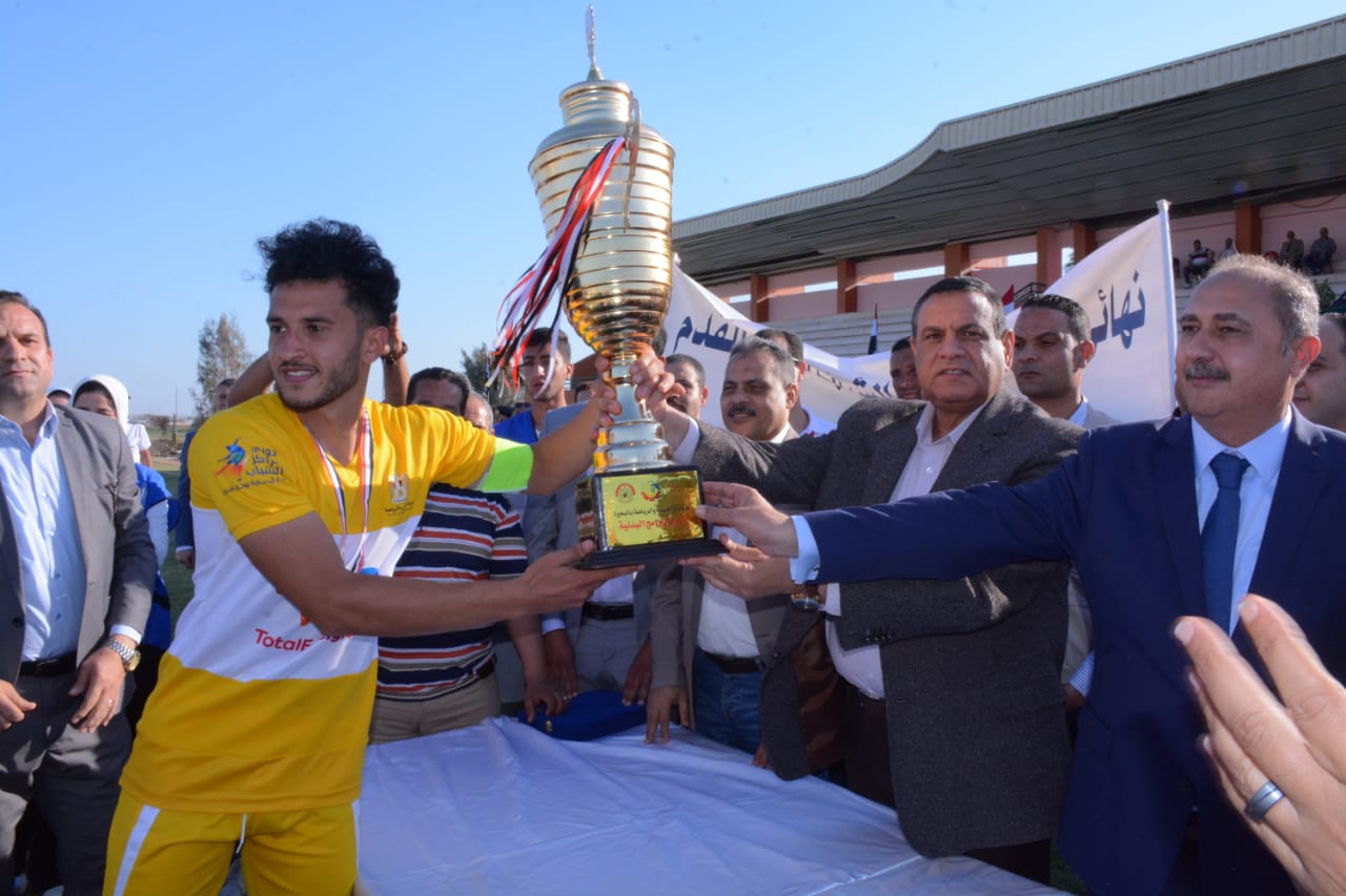 محافظ البحيرة