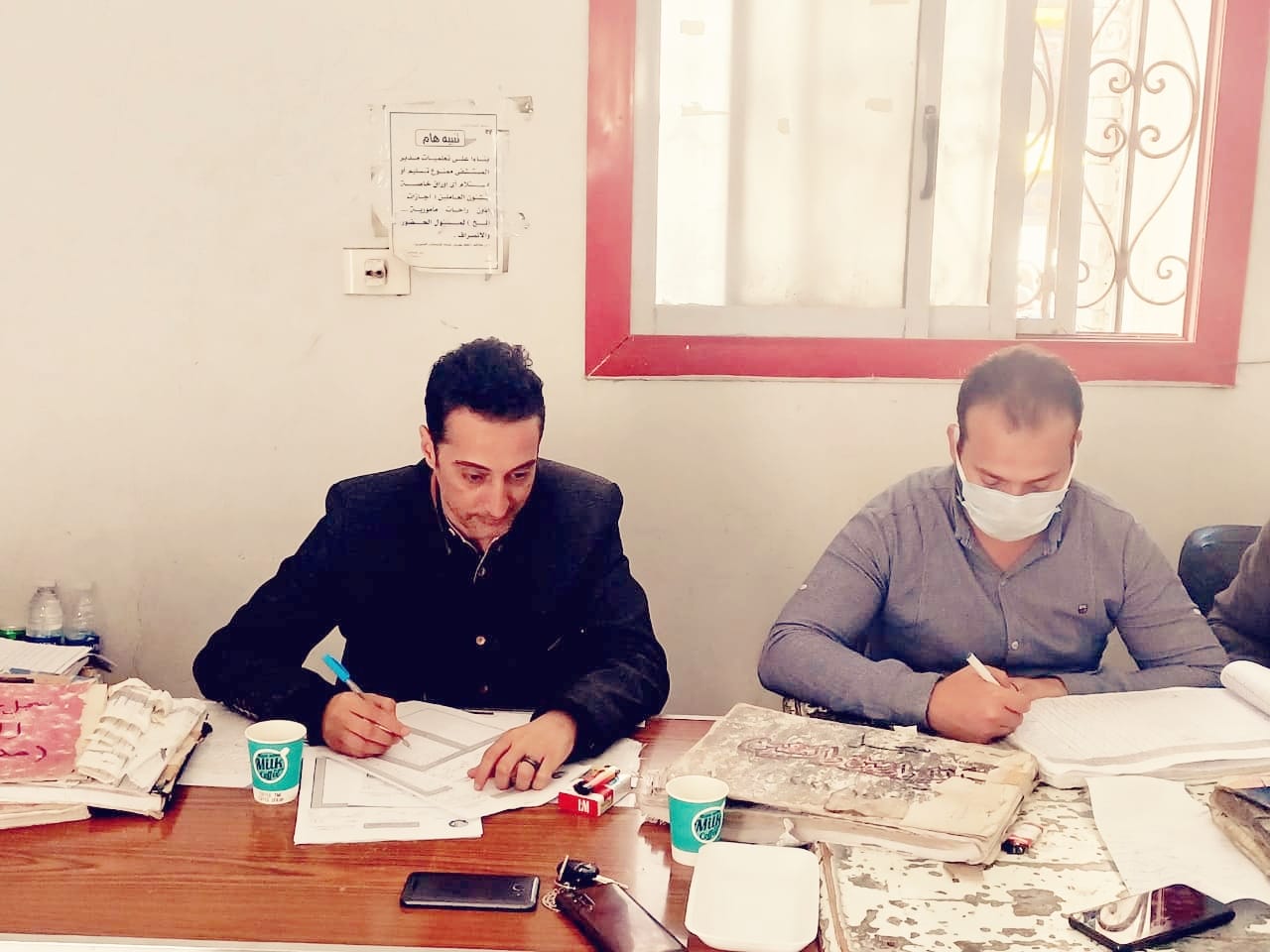 إحاله موظفيين للتحقيق 