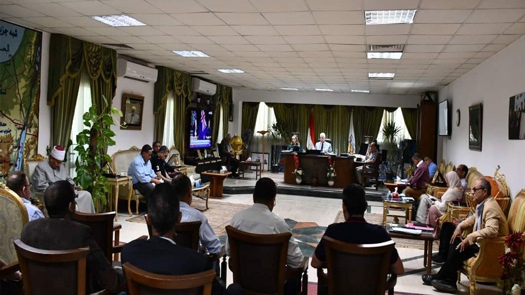 فودة في الاجتماع 