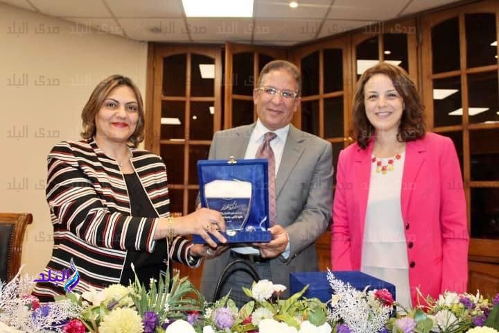 ناقش قسم الإعلام بكلية الآداب جامعة عين شمس