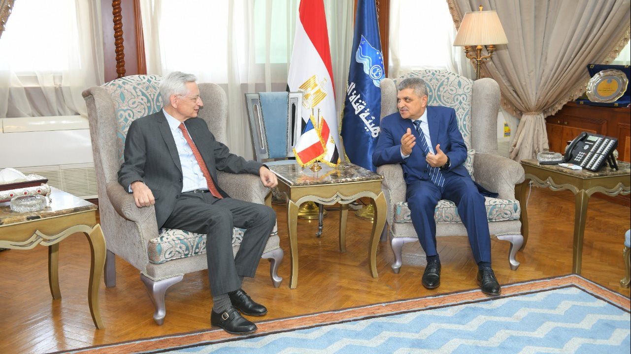 سفير فرنسا ورئيس هيئة قناة السويس