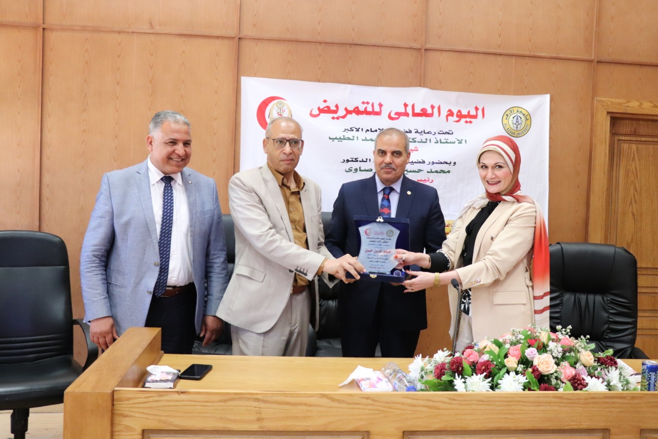 رئيس جامعة الأزهر 