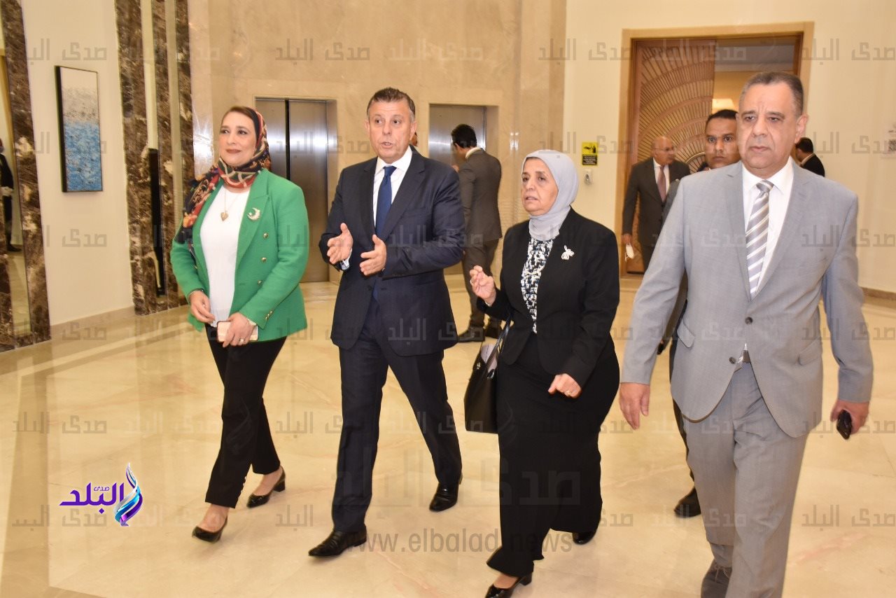 رئيس جامعة عين شمس يشهد حصول كليتي الهندسة والطفولة على الاعتماد والجودة