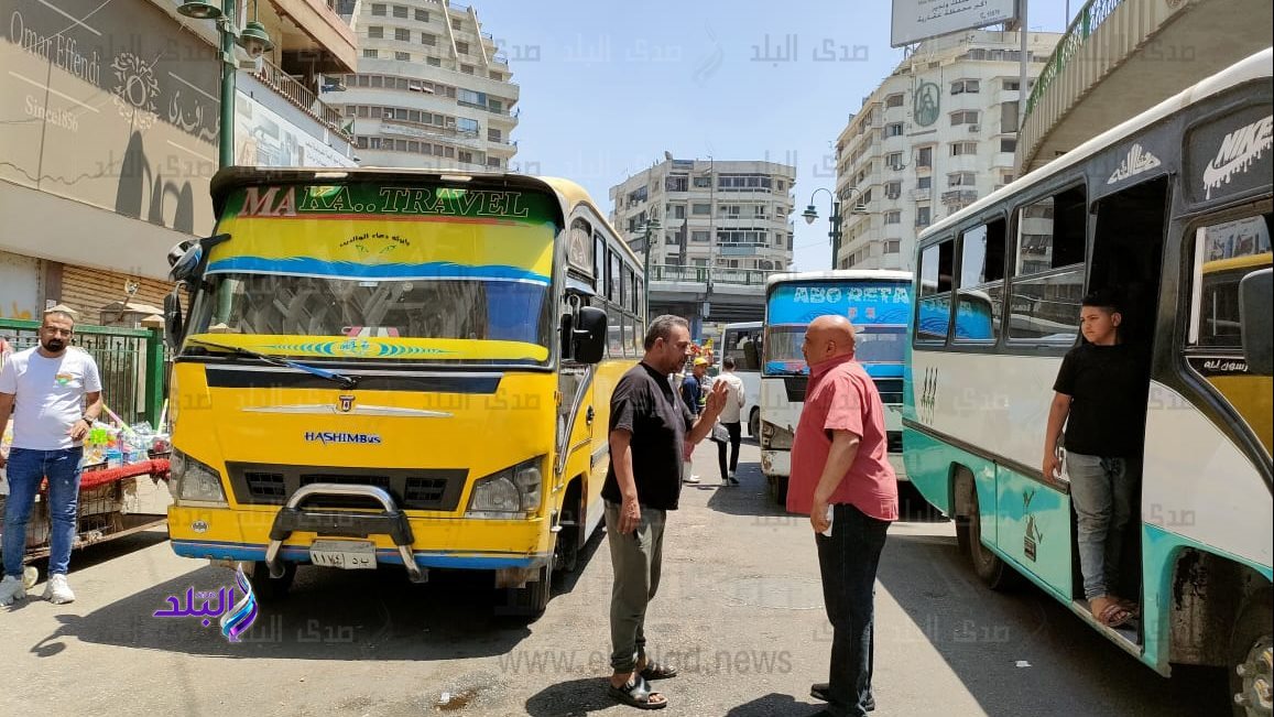 حملات مكثفة على المواقف العشوائية