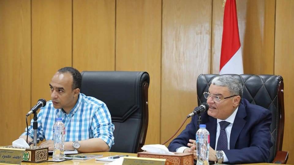 محافظ المنيا خلال الاجتماع  محافظ المنيا خلال الاجتماع