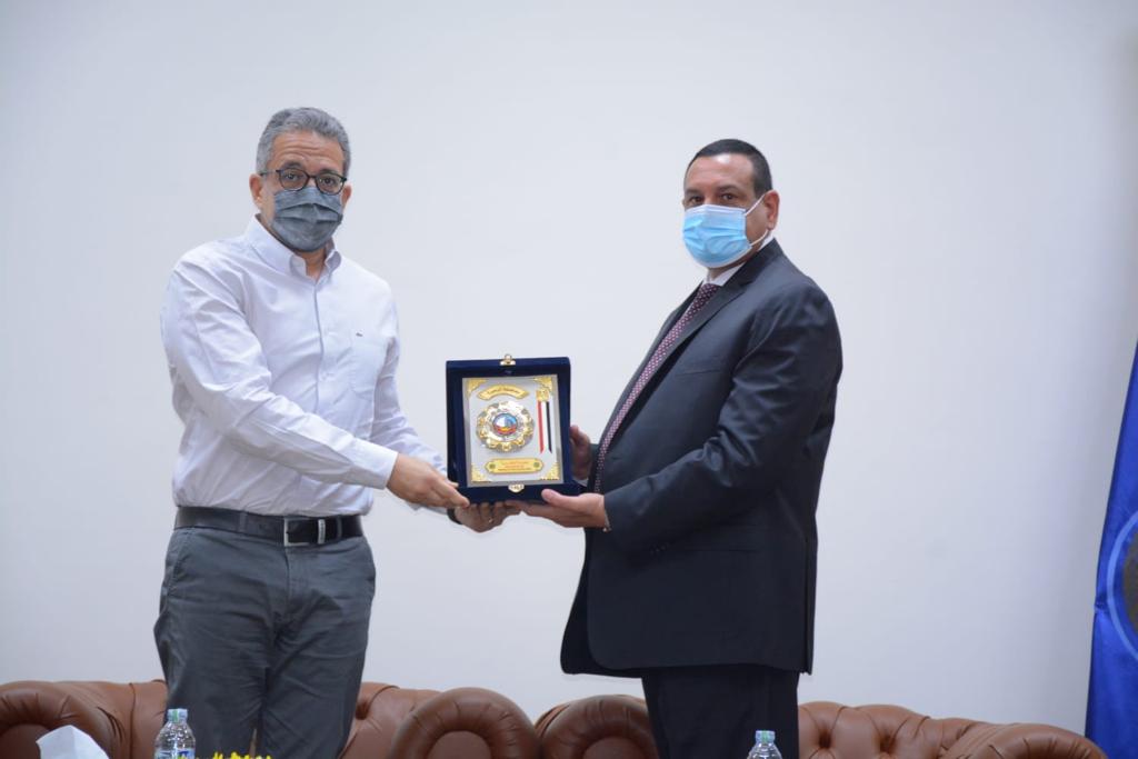 وزير السياحة والآثار