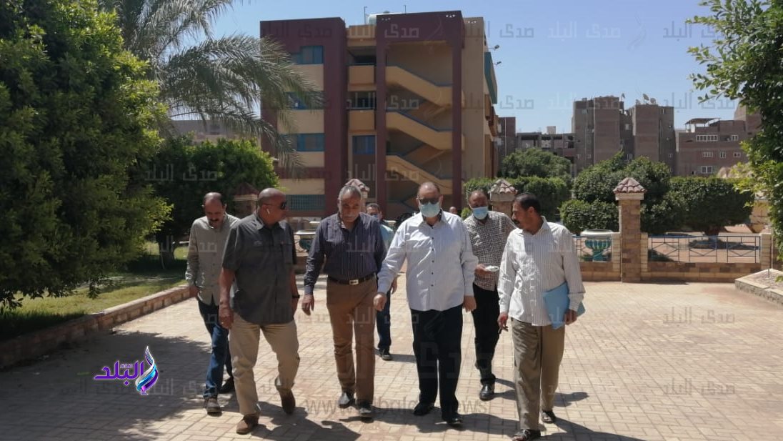 محافظأسيوط يتفقد لجان امتحانات التعليم الفني 