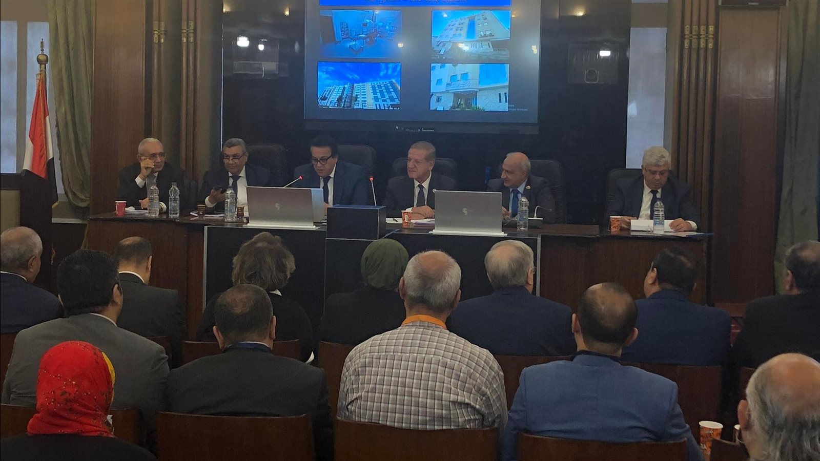 إجتماع لجنة الخطة بالبرلمان بحضور وزير التعليم العالى