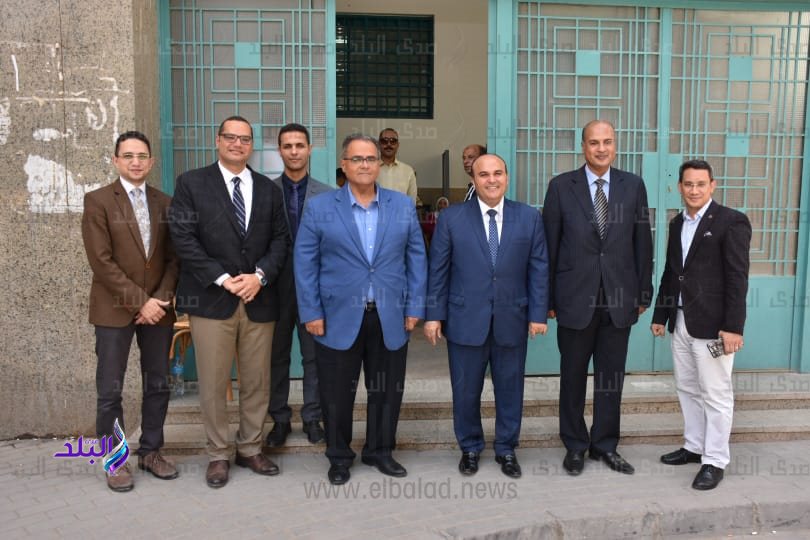 نائب رئيس جامعة عين شمس يتفقد سير الامتحانات بكلية الحقوق