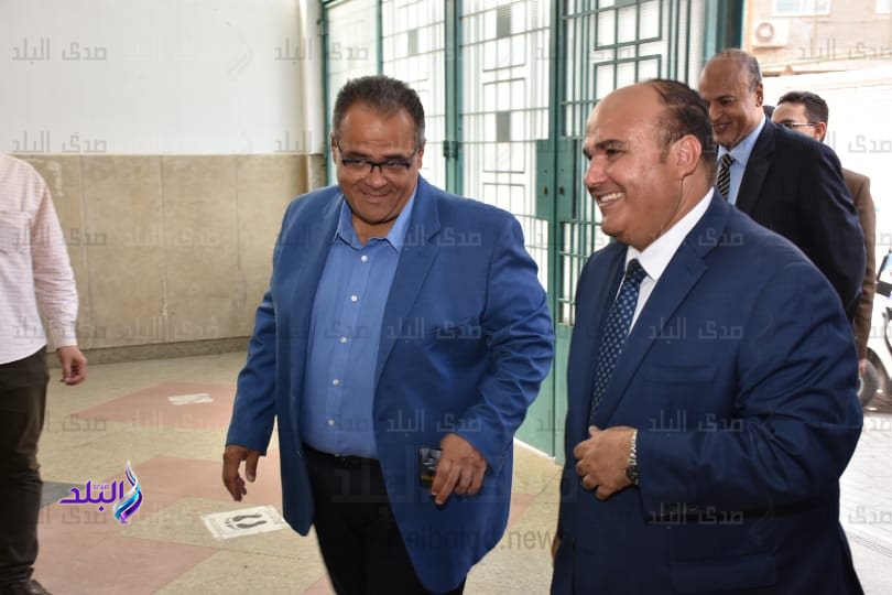 نائب رئيس جامعة عين شمس يتفقد سير الامتحانات بكلية الحقوق