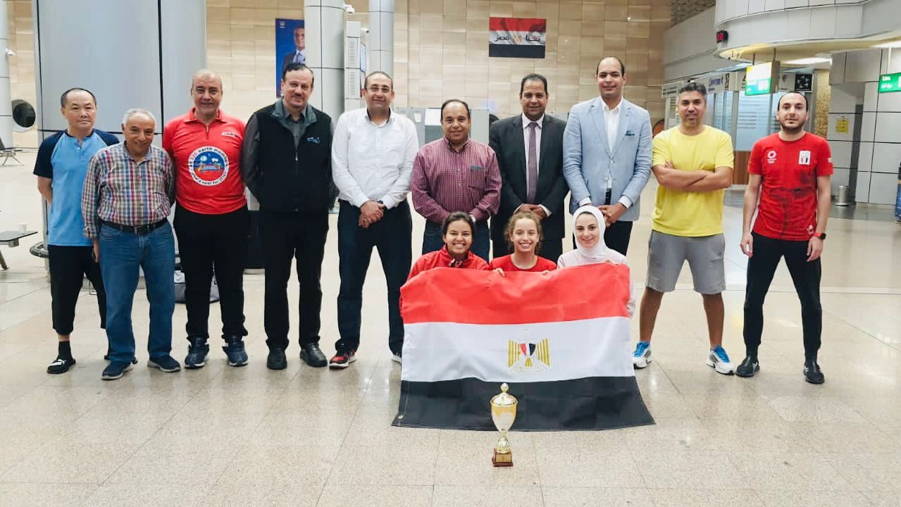 وفد رسمى من وزارة الشباب لاستقبال منتخب تنس الطاولة