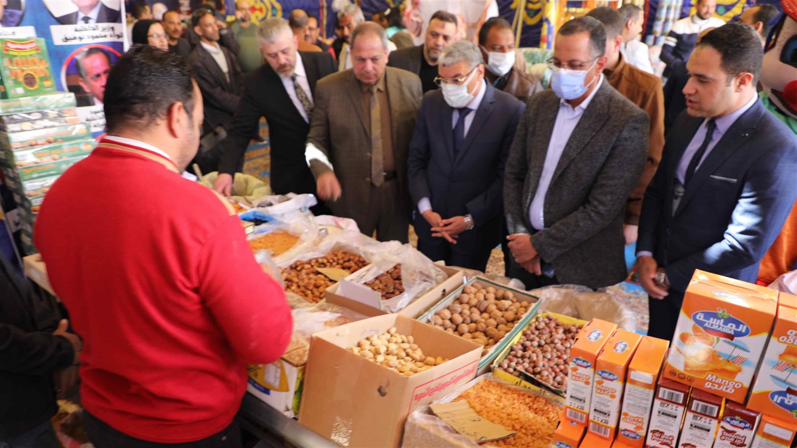 استمرار معارض السلع والمواد الغذائية بالمنيا 