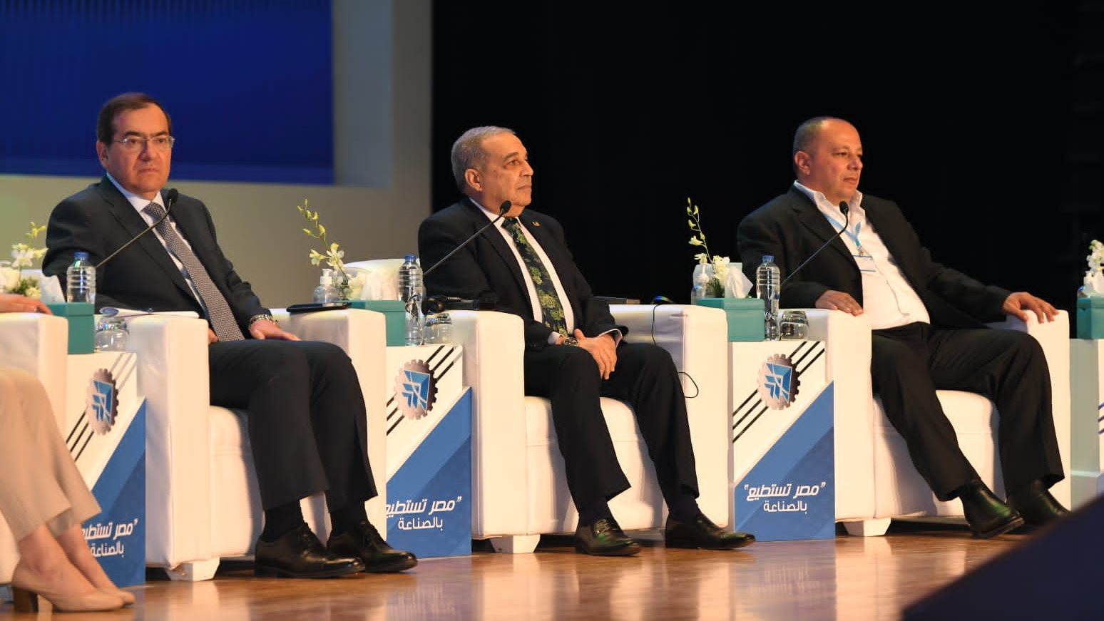 وزير الإنتاج الحربي يشارك في جلسة "الصناعة الخضراء"