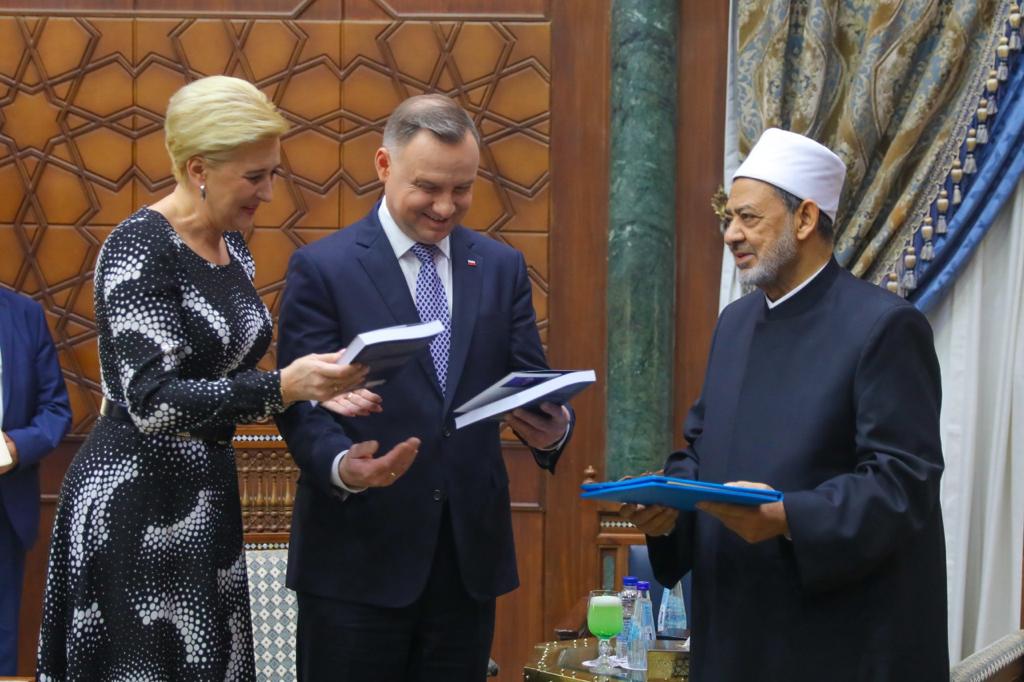 شيخ الأزهر مع الرئيس البولندي وقرينته