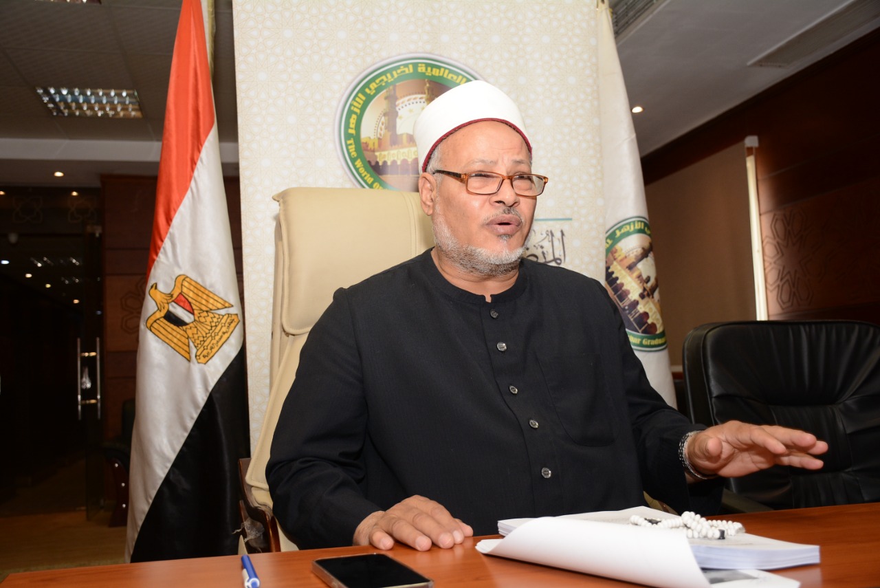 الدكتور إبراهيم الهدهد 