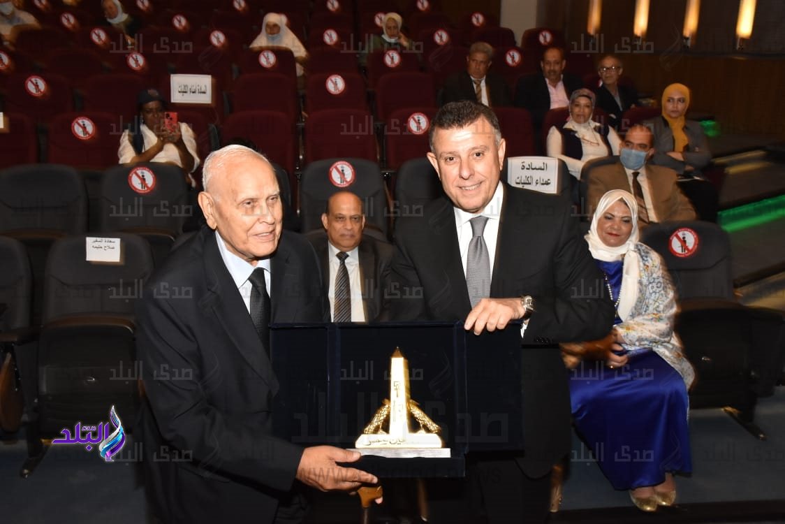 جامعة عين شمس تكرم نخبة من الوزراء والسفراء و الدبلوماسيين