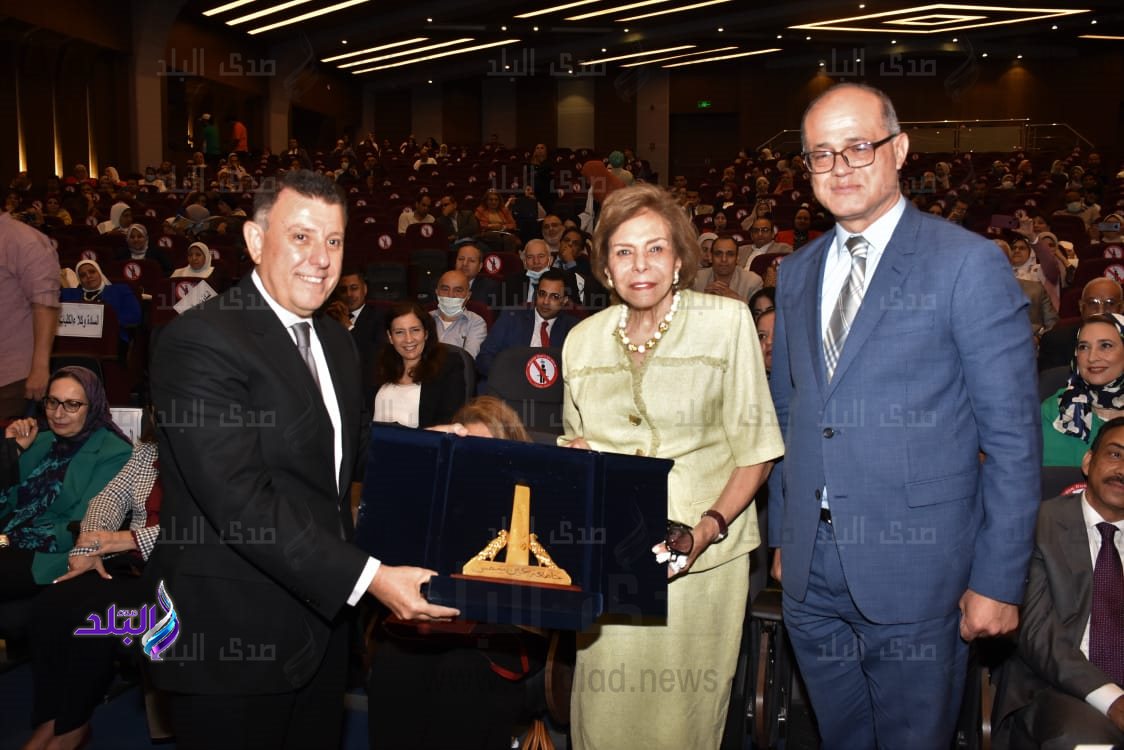 جامعة عين شمس تكرم نخبة من الوزراء والسفراء و الدبلوماسيين